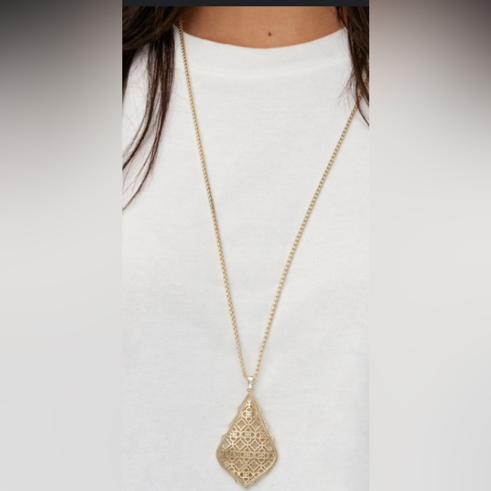 Kendra Scott Gold Pendant Necklace